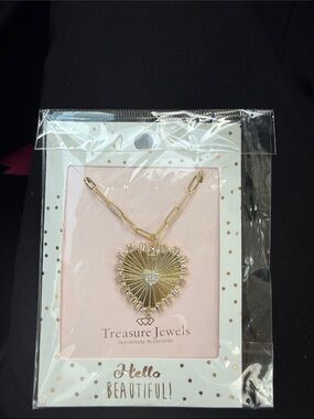 Treasure Jewels Gold Heart Pendant Necklace